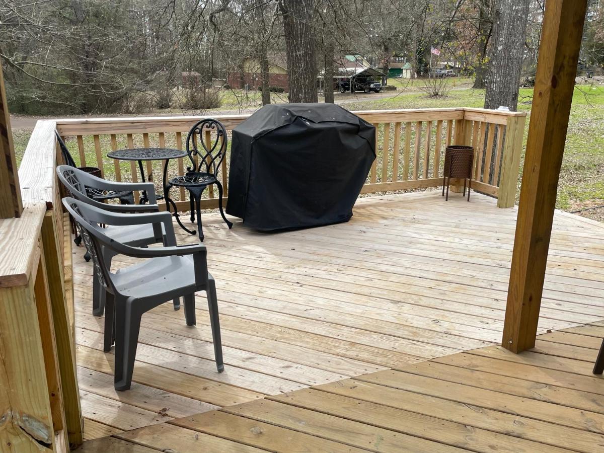 Cozy Cabin In Crestwood Subdivision Avinger Exterior photo